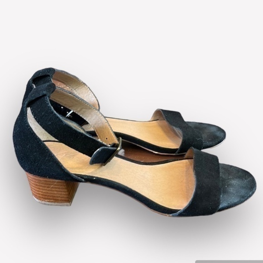 🍵🐠Bettye ankle strap suede low heel shoes black 6.5